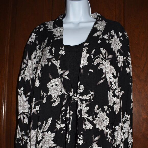 Spiritual Gangster Robe Coverup Long Kimono Black Floral Print Lightweight - Picture 9 of 11